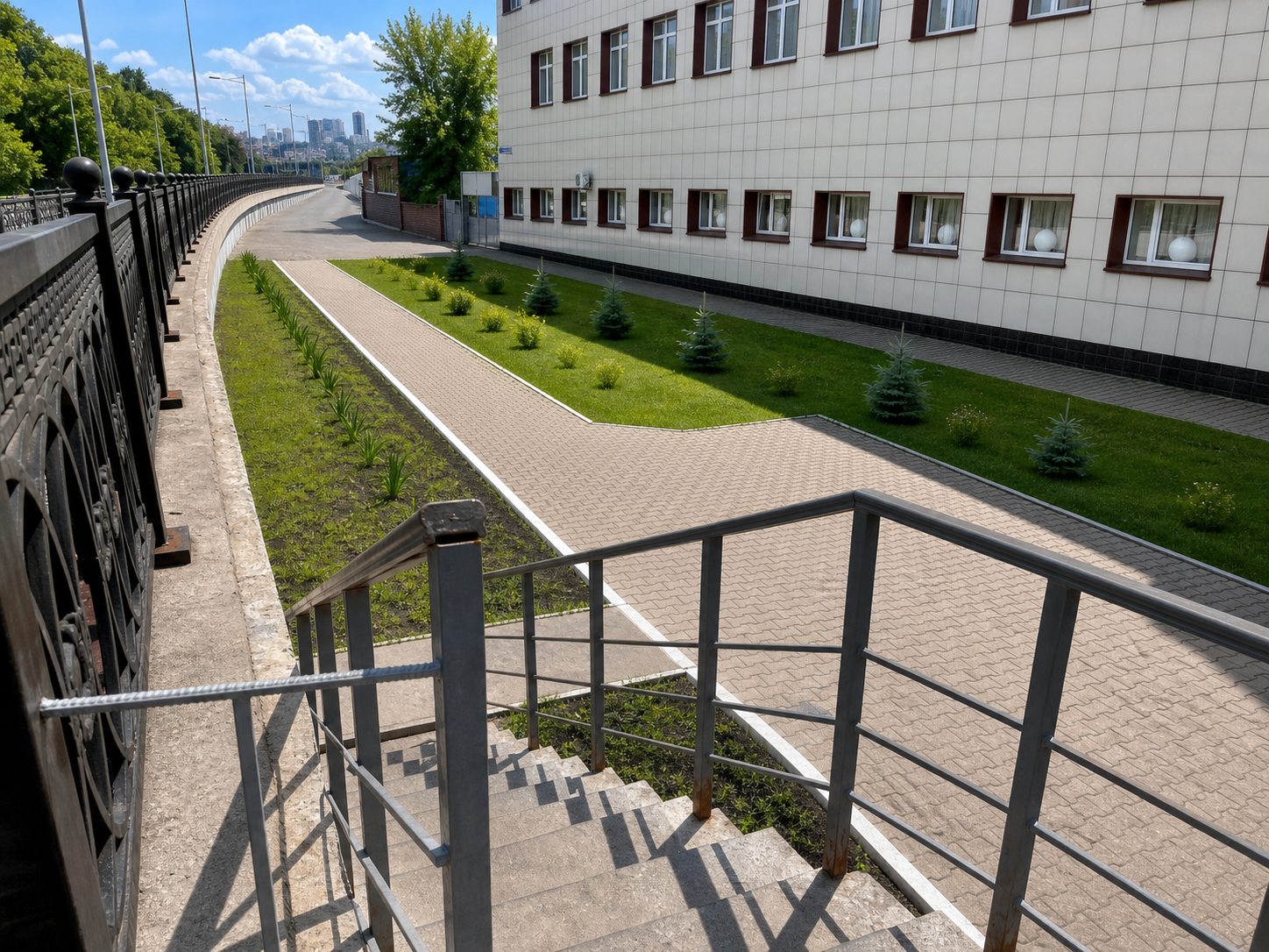 Вид на территорию ресторана Юность